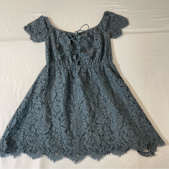 Tobi Dresses & Skirts - TOBI dress , women’s size medium, good condition , preowned